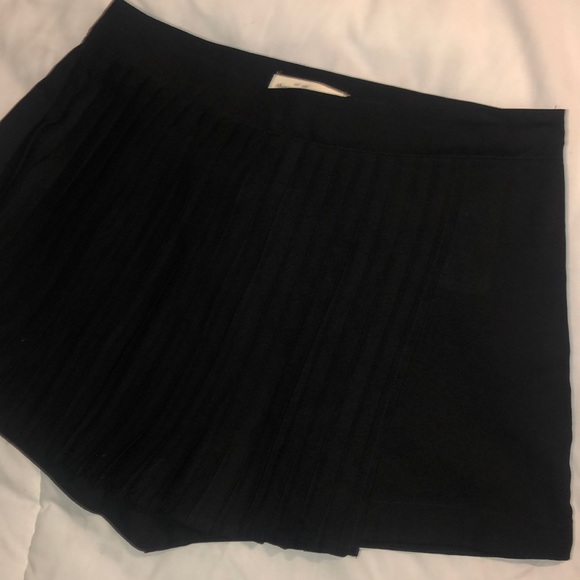 Pleated mini skort, high waist. - Picture 2 of 4